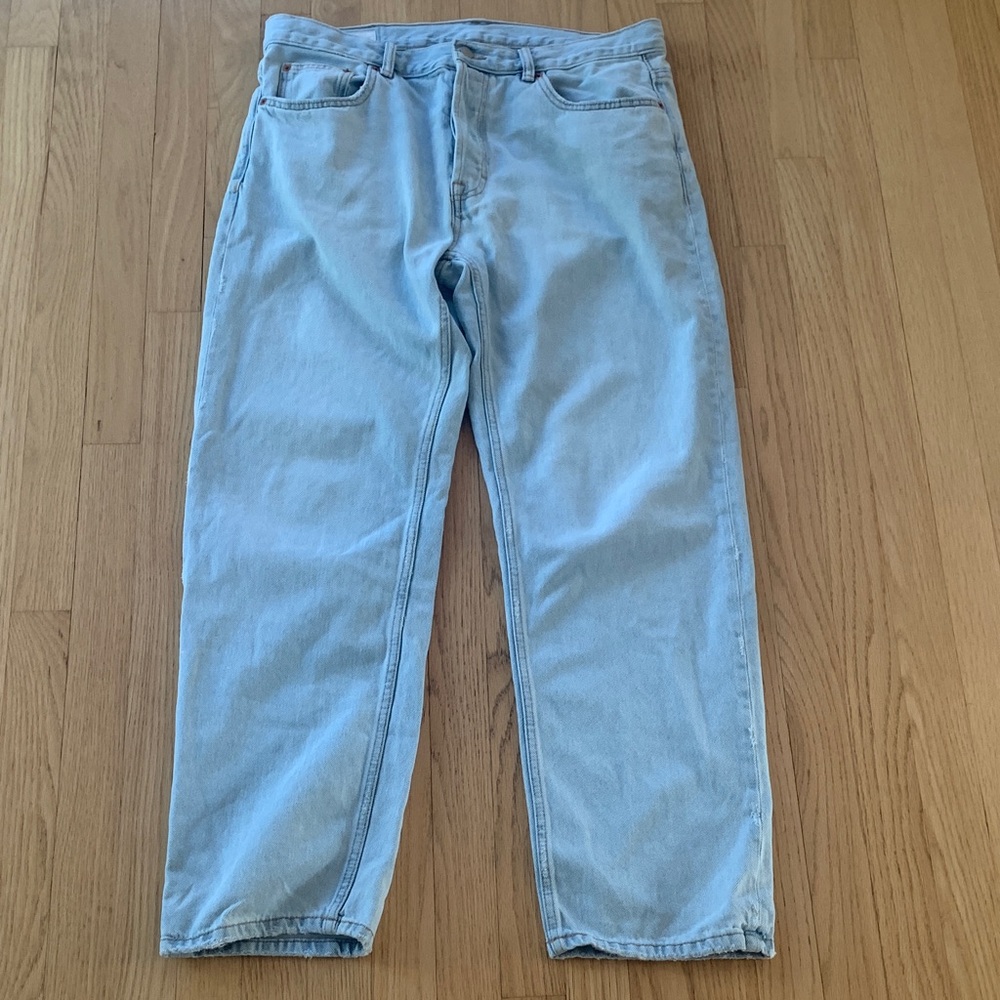 Zara Straight Leg Relaxed Fit Button Front Light Wash Jeans Size 34 Classic ‘90s
